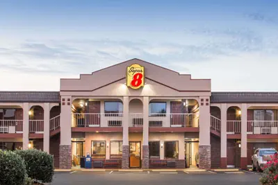 Photo 2 - Super 8 by Wyndham Wytheville