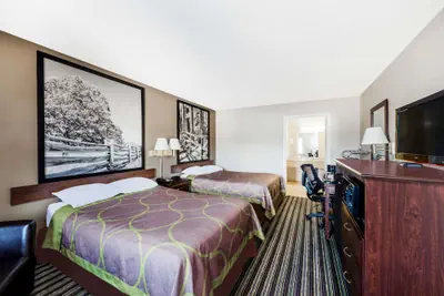 Photo 4 - Super 8 by Wyndham Chattanooga Ooltewah