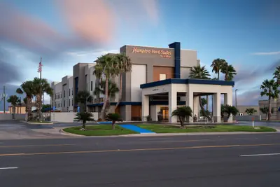 Photo 2 - Hampton Inn & Suites Harlingen