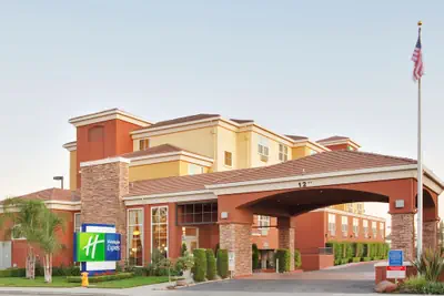 Photo 2 - Holiday Inn Express West Sacramento by IHG
