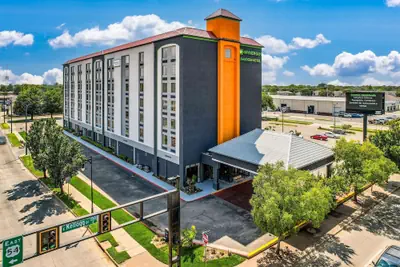 Photo 2 - Wyndham Garden Wichita Downtown