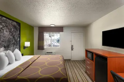 Photo 5 - Super 8 by Wyndham Lake City