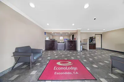 Photo 3 - Econo Lodge Inn & Suites Escondido Downtown
