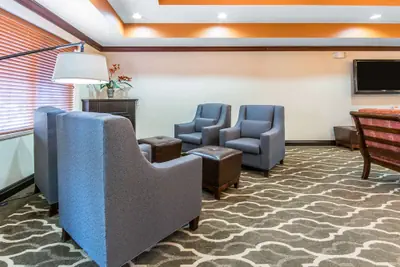 Photo 4 - Comfort Suites Owensboro South