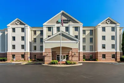 Photo 2 - MainStay Suites Roanoke Airport