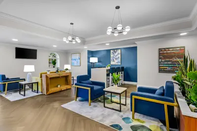 Photo 5 - MainStay Suites Roanoke Airport