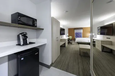 Photo 4 - Holiday Inn Express Hotel & Suites Petersburg-Dinwiddie by IHG