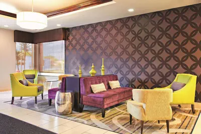 Photo 3 - La Quinta Inn & Suites by Wyndham Tampa Bay Area-Tampa South