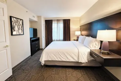 Photo 5 - Staybridge Suites Middleton Madison-West by IHG