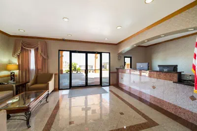 Photo 4 - SureStay Hotel by Best Western Falfurrias