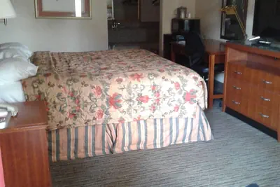Photo 5 - Budget Inn Express