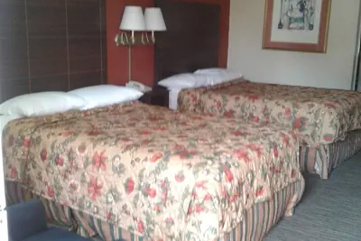 Photo 3 - Budget Inn Express