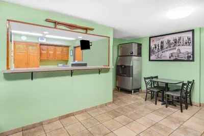 Photo 3 - Super 8 by Wyndham Waynesburg