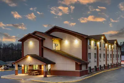 Photo 2 - Super 8 by Wyndham Waynesburg