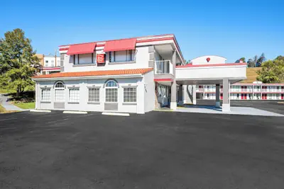 Photo 2 - Red Roof Inn Abingdon