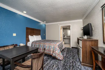 Photo 5 - Gator Town Inn