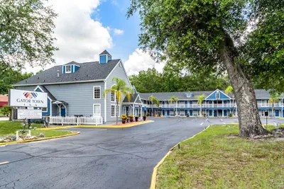 Photo 2 - Gator Town Inn