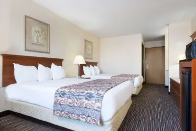 Photo 4 - Baymont by Wyndham Columbus/Rickenbacker