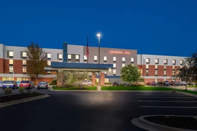 Photo 2 - Hampton Inn McHenry