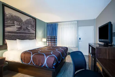 Photo 4 - Super 8 by Wyndham Mobile I-65
