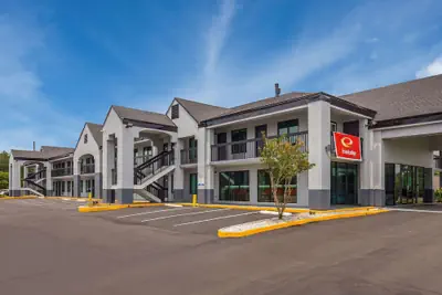 Photo 2 - Econo Lodge Mobile Airport Blvd.
