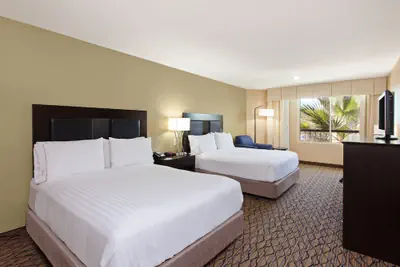 Photo 5 - Holiday Inn Express Newport Beach by IHG