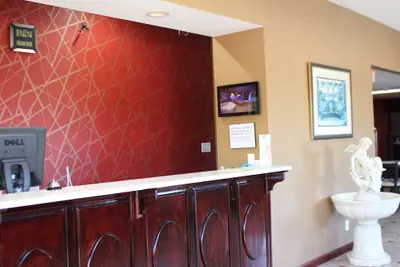 Photo 3 - Magnolia Inn And Suites