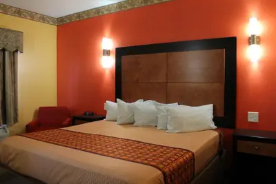Photo 4 - Magnolia Inn And Suites