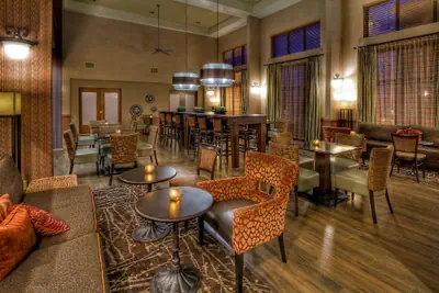 Photo 4 - Hampton Inn & Suites Kalamazoo - Oshtemo