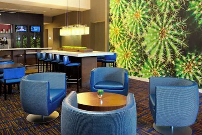 Photo 2 - Courtyard by Marriott Houston Downtown/Convention Center