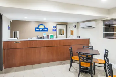 Photo 4 - Days Inn by Wyndham El Centro