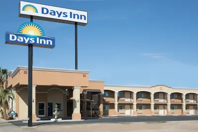 Photo 2 - Days Inn by Wyndham El Centro