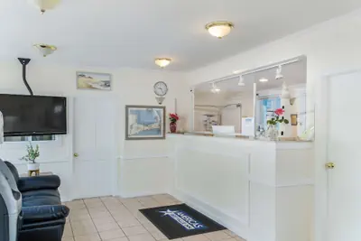Photo 4 - Americas Best Value Inn & Suites Hyannis Cape Cod