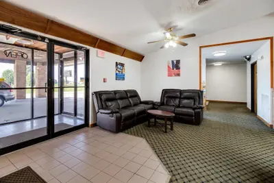 Photo 3 - Motel 6 Marion, IL