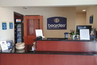 Photo 3 - Boarders Inn & Suites by Cobblestone Hotels – Broken Bow