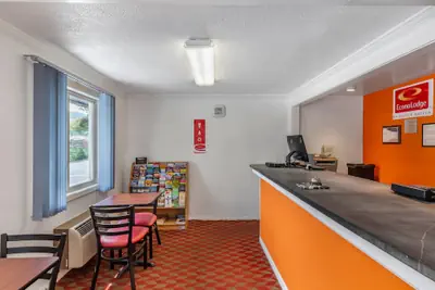 Photo 4 - Econo Lodge Lee - Great Barrington