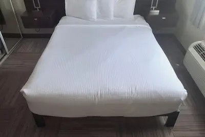 Photo 4 - Island Suites