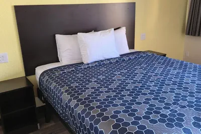 Photo 5 - Grapevine Inn