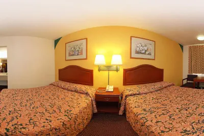 Photo 5 - Econo Lodge Bartlesville Hwy 75