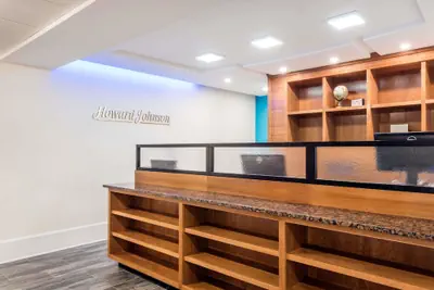 Photo 3 - Howard Johnson by Wyndham Quincy/Boston