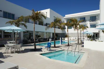 Photo 2 - Courtyard by Marriott Santa Barbara Downtown