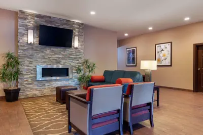 Photo 5 - Comfort Inn & Suites Fayetteville - University Area