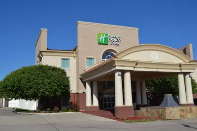 Photo 2 - Holiday Inn Express Hotel & Suites Gainesville by IHG