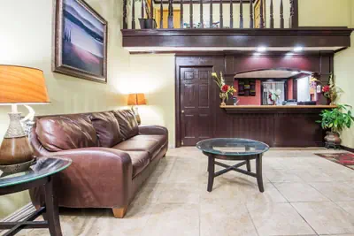 Photo 3 - Howard Johnson by Wyndham San Marcos