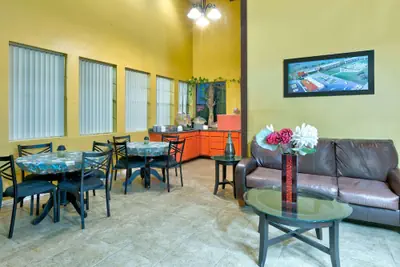 Photo 5 - Howard Johnson by Wyndham San Marcos
