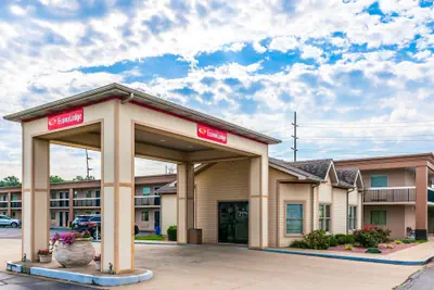 Photo 2 - Econo Lodge Vincennes