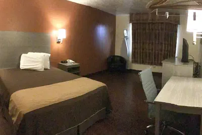 Photo 5 - Rodeway Inn Moriarty