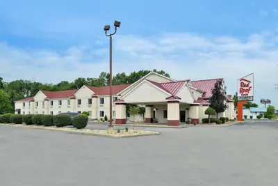 Photo 2 - Red Roof Inn Sandusky - Milan