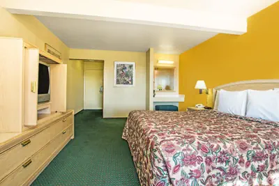 Photo 4 - Travelodge by Wyndham Turlock