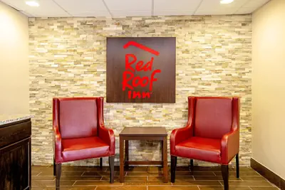 Photo 3 - Red Roof Inn Scottsburg